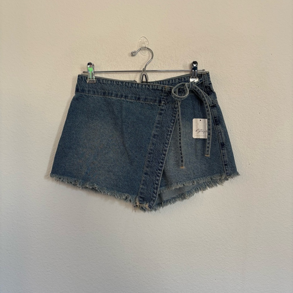 We The Free Emmy Denim Skort NWT - Picture 3 of 8